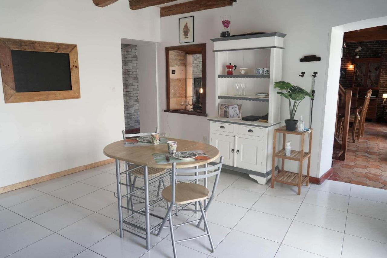 Maison De Charme, D'Artiste, Decoration Brocante Aigrefeuille-dʼAunis 外观 照片