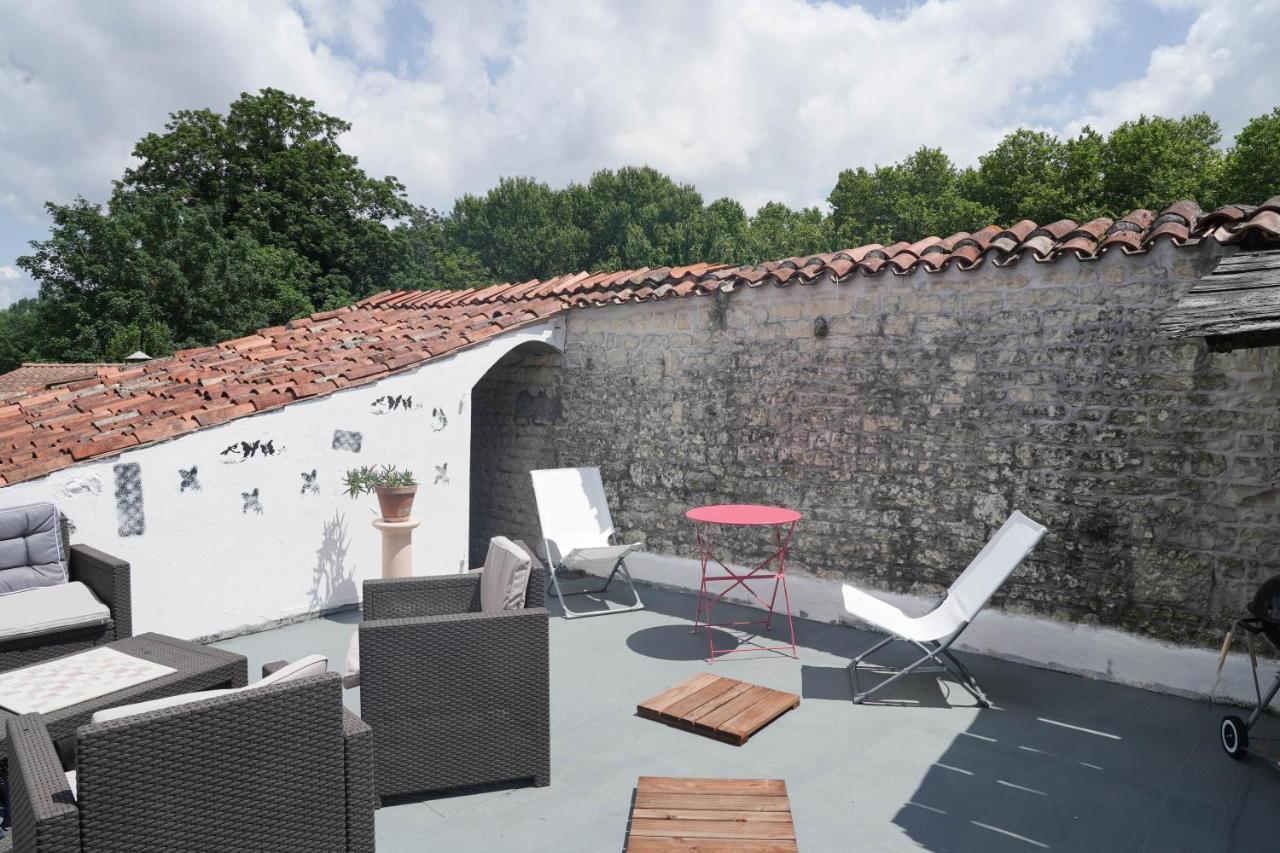 Maison De Charme, D'Artiste, Decoration Brocante Aigrefeuille-dʼAunis 外观 照片