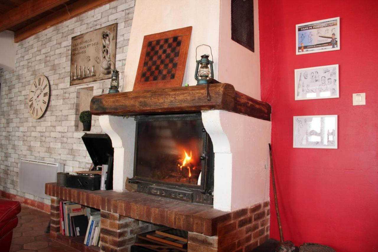 Maison De Charme, D'Artiste, Decoration Brocante Aigrefeuille-dʼAunis 外观 照片
